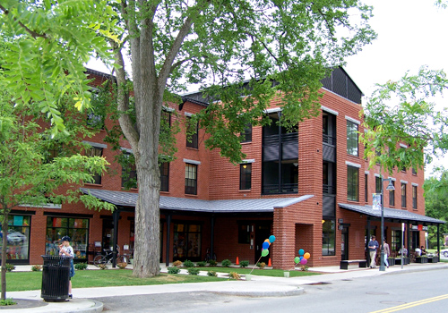 B&L Building, 2005